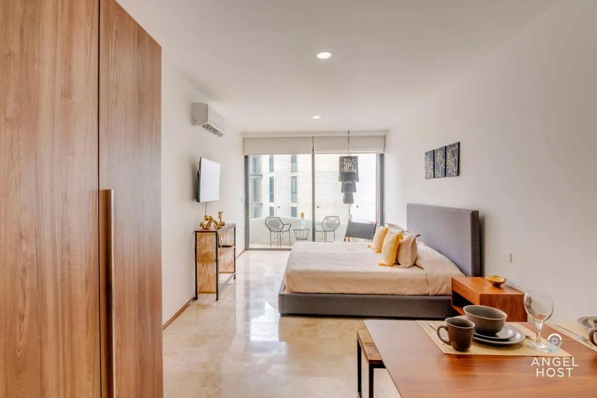 Adorable Rooftop Pool, Reliable Wifi, Near 5Th Ave Playa del Carmen 0*,  México