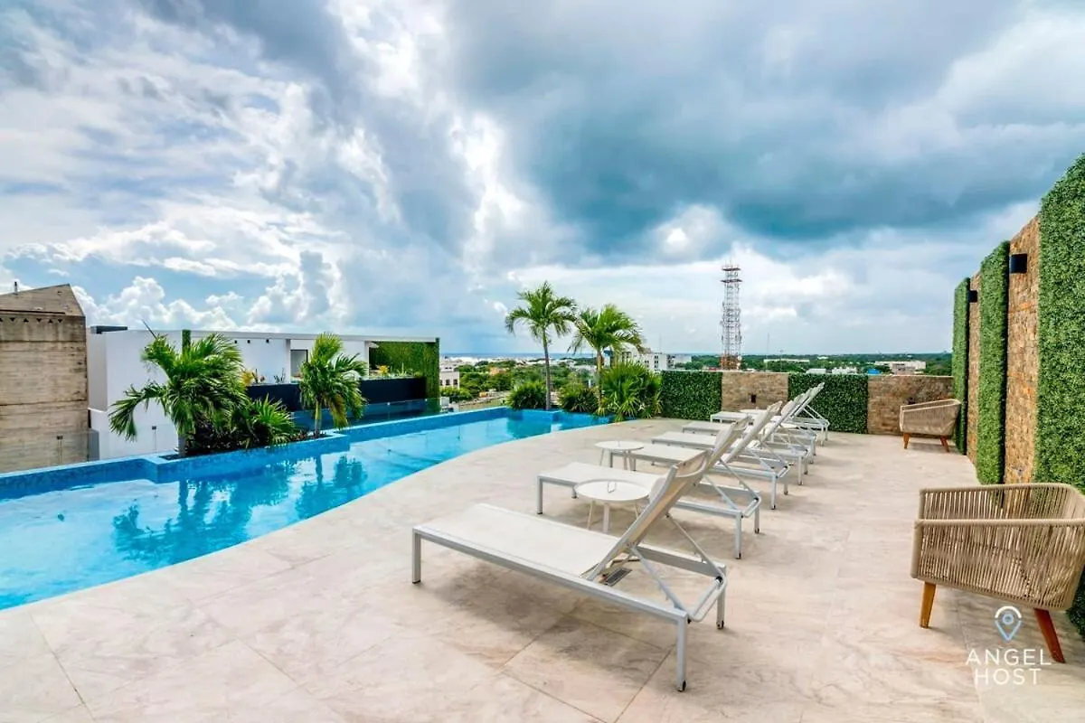 Adorable Rooftop Pool, Reliable Wifi, Near 5Th Ave Playa del Carmen
