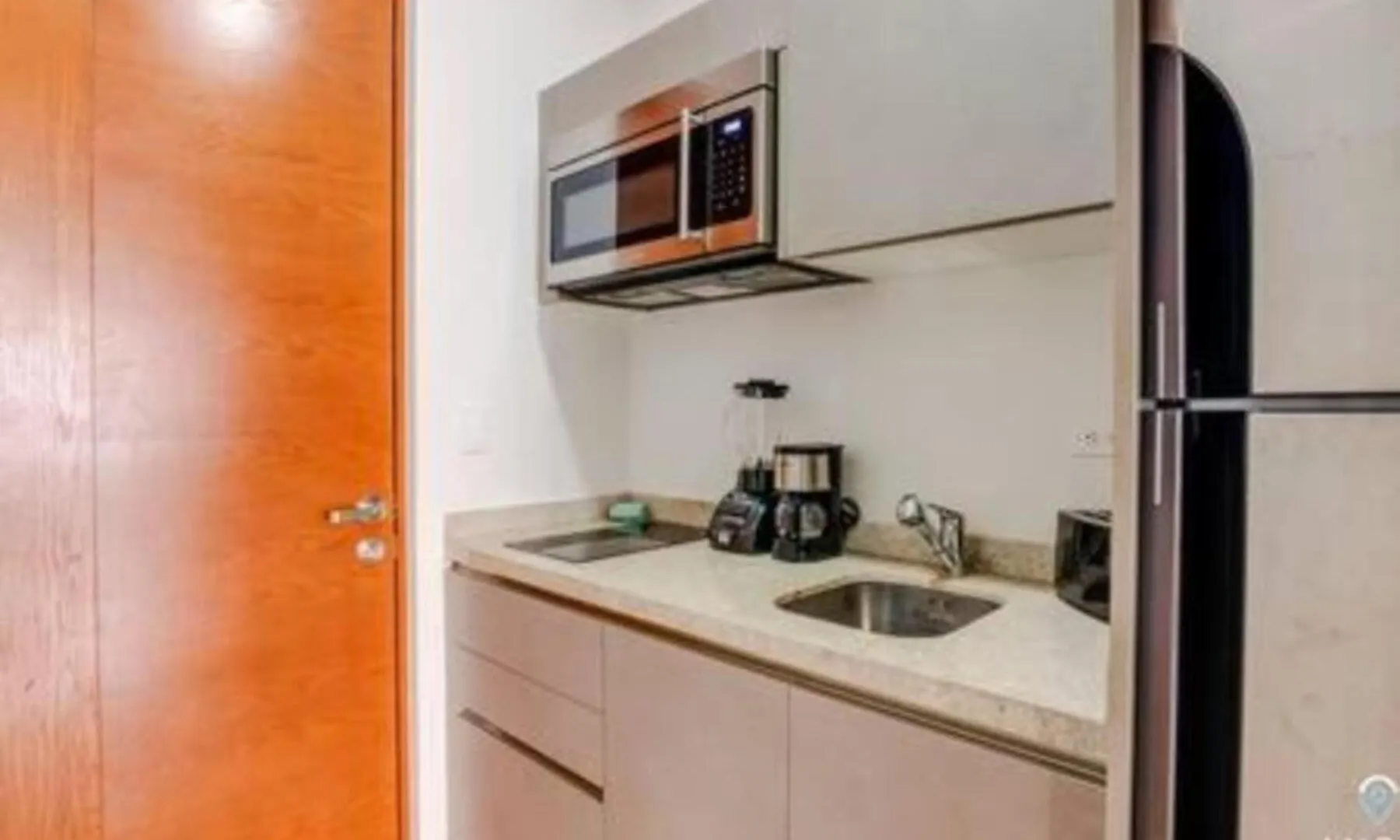 Adorable Rooftop Pool, Reliable Wifi, Near 5Th Ave Playa del Carmen
