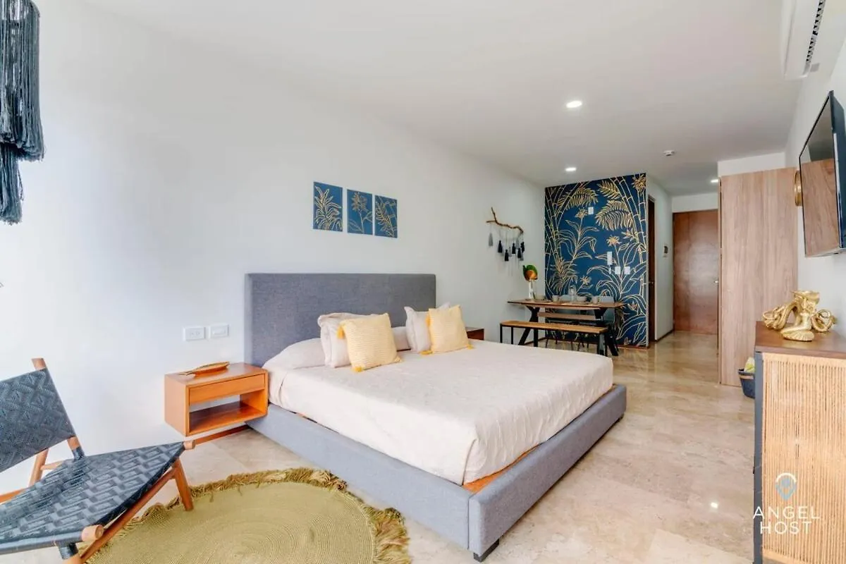 Adorable Rooftop Pool, Reliable Wifi, Near 5Th Ave Плая-дель-Кармен