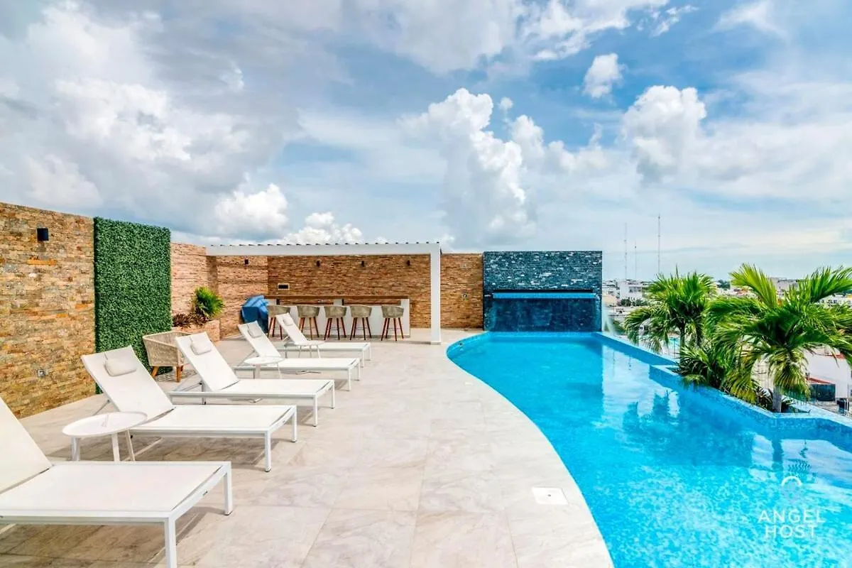 Adorable Rooftop Pool, Reliable Wifi, Near 5Th Ave location
